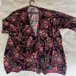 LuLaRoe Lindsay Top